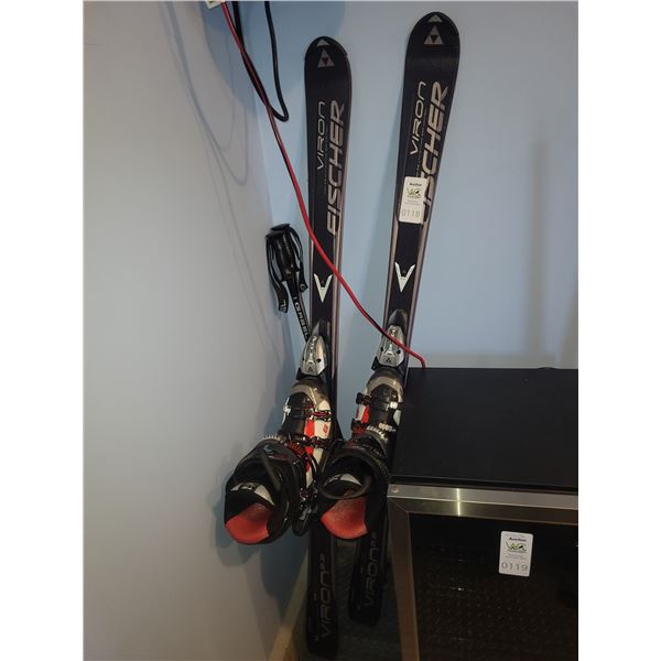 Fisher Skis B