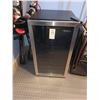 Image 1 : Danby Bar Fridge B