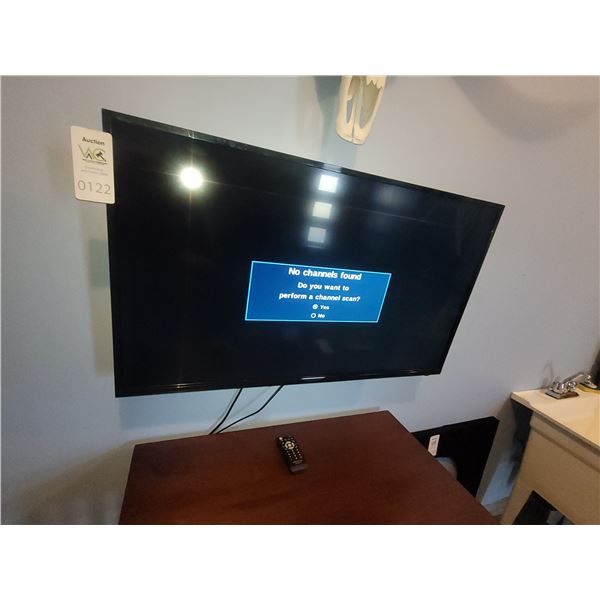 Insignia 39" TV B