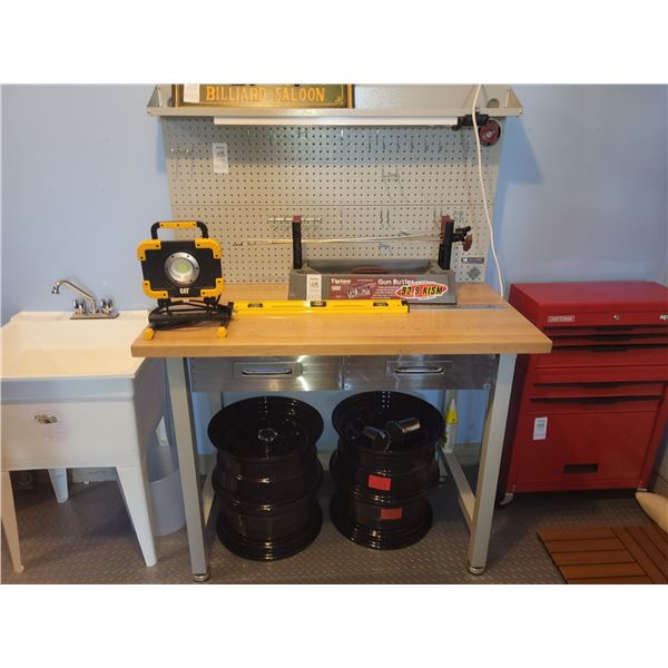 Ultra HD Work Shop Stand C