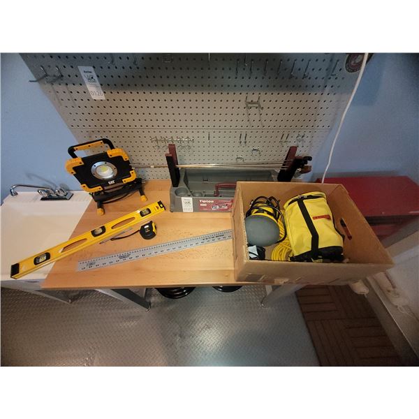 Gun Butler, Cat Trouble Lught A