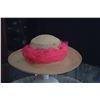 Image 2 : FINELY WOVEN HAT W/PINK FEATHER LEI