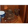 Image 2 : COLLECTION OF DISHES, BOWLS, COVERED CUP, WOOD PLATES & WOODEN BUCKET (22 PCS)