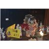 Image 1 : MIXED LOT: FIGURINES, VASE, BANK FULL OF PENNIES, MUSIC BOX & ORNAMENTS (12 PCS)