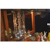 Image 3 : MIXED LOT: FIGURINES, VASE, BANK FULL OF PENNIES, MUSIC BOX & ORNAMENTS (12 PCS)
