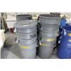 Image 1 : LOT OF GRAY GARBAGE CANS