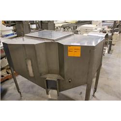 BAFFLED S/S CORNER DRY GOODS HOPPER