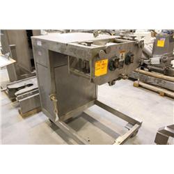 MOLINE DOUGH EXTRUDER