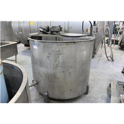 360 GAL. STAINLESS STEEL MIXING TANK