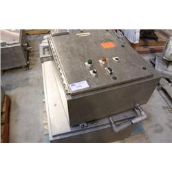 PALLET OF MEDIUM SIZE PANELS