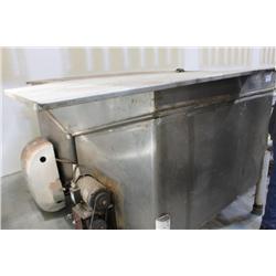 LARGE STAINLESS STEEL FEEDER