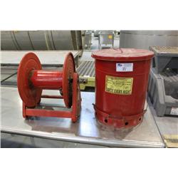 SPILL TANK WITH HOSE ROLLER