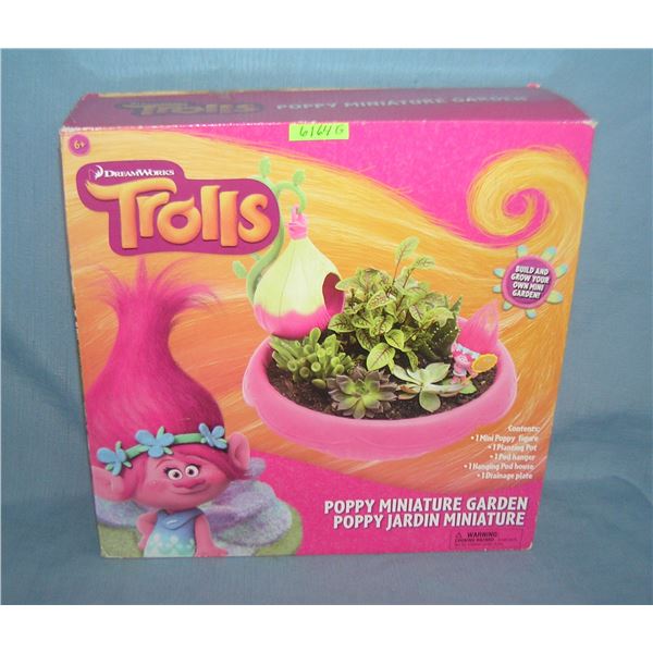 Trolls miniature poppy garden set with original box