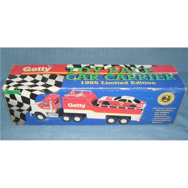 Vintage Gulf cast metal Toe Truck with original box