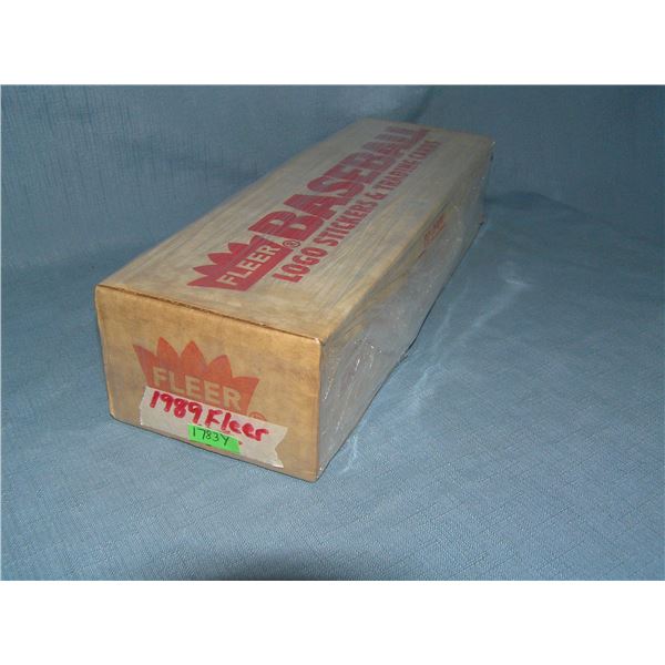 1989 Fleer baseball card set with stars and rookies