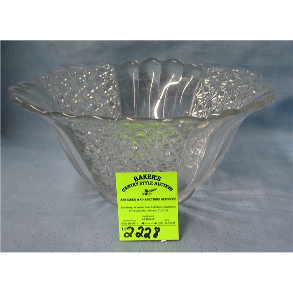 Crystal serving bowl