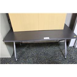 Mobile 5' Computer Table
