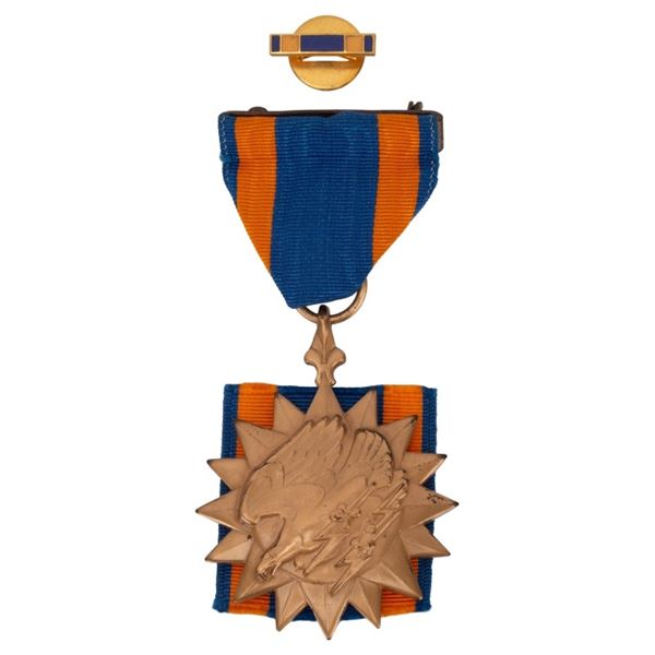 WWII US Air Medal, Ribbon & Bar Pin in Case