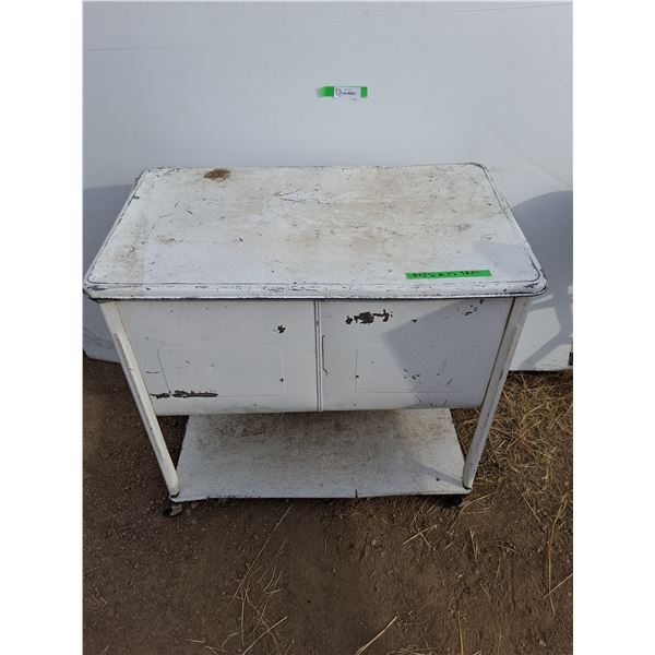 **Galvanized Double Laundry Tub on Wheels, Cannot Ship