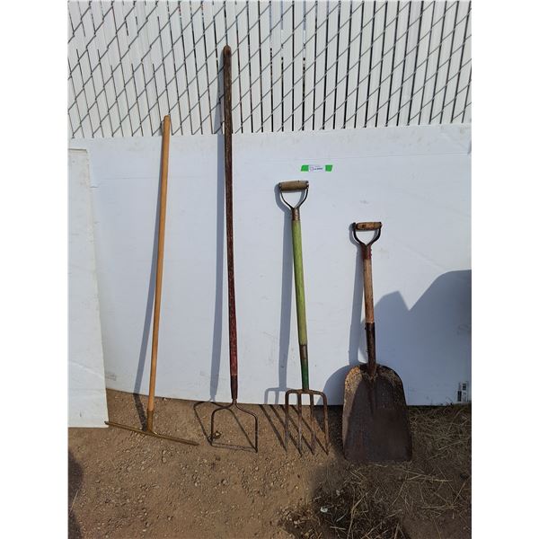 **(3) Gardening Tools & Squeegee Up to 63", Cannot Ship