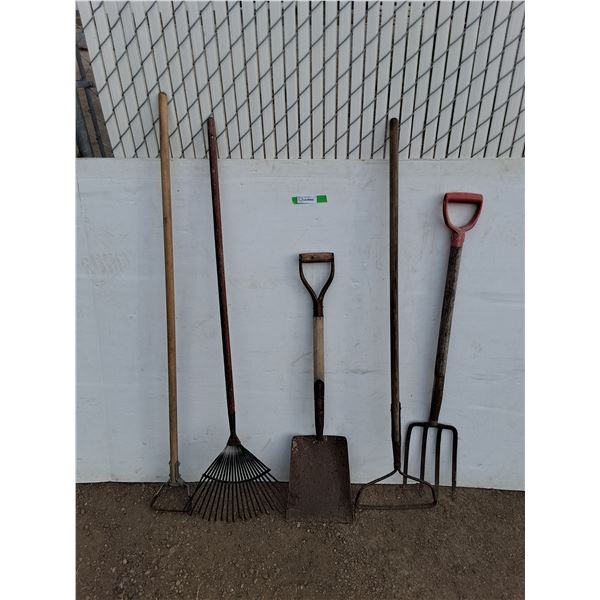 **Pitch Fork, Leaf Rake, Shovel, Gardening Tools - Cannot Ship
