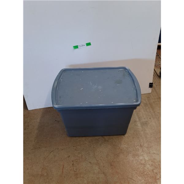 **Plastic Storage Tote with Lid 24" x 17" x 15", Cannot Ship
