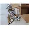 Image 2 : Kwikset Doorknob Kit & (4) Ceramic Tiles 6"