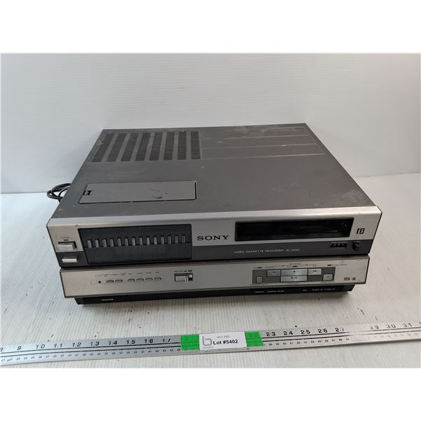 Sony Video Cassette Recorder - Powers On, As Is
