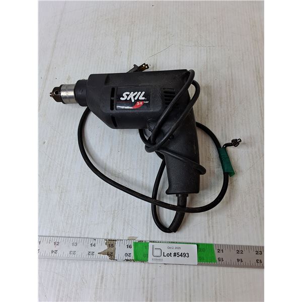 Skil 3/8" Corded Drill- Powers On