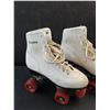 Image 2 : Vintage Dominion Roller Skates - Size 9