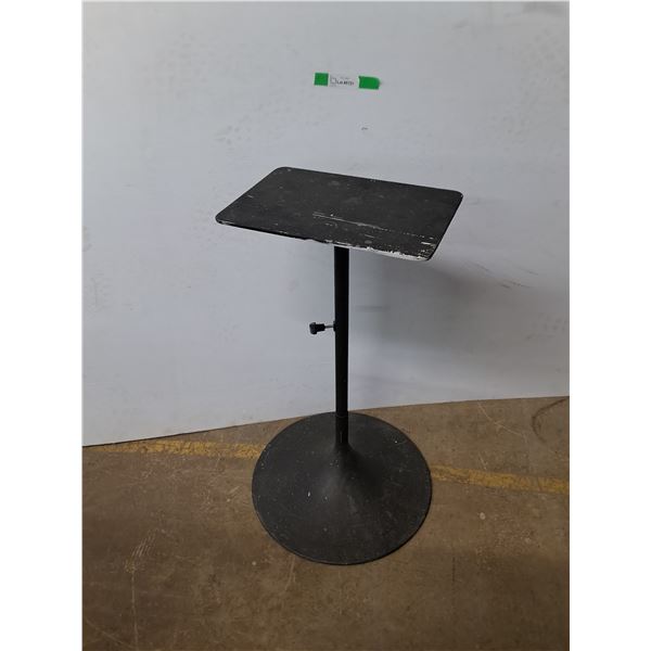 *Ajustable Shop Stand, Goes Up To 34" Tall, Cannot Ship