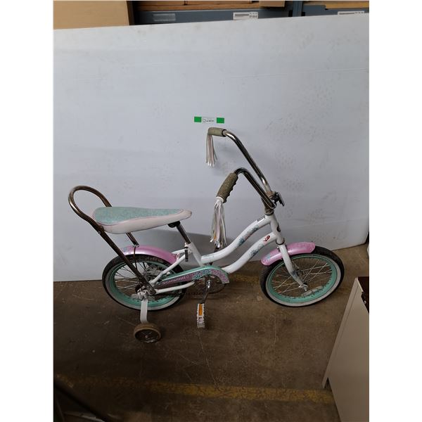 **Childrens Schwinn Bicycle w/ Training Wheels , Has 14" Wheels,  Cannot Ship