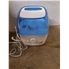 Image 2 : *Vicks Humidifier, Powers On w/ Small Rectangular Wooden Table, Cannot Ship