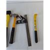 Image 2 : Hatchet 14.25", Sledgehammer, 10" Nail Puller, Misc.