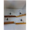 Image 2 : (14) Paint Hangers