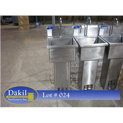 STAINLESS STEEL  UNIVERSAL FOOT CONTROL SINK;