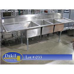 NSF  STAINLESS STEEL 112", 3 COMPARTMENT SINK, 20"X28" COMPARTMENT, LEVER DRAINS;