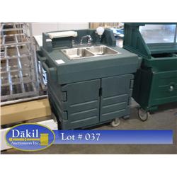 CAMBRO KSC402  ROLL AROUND SINK;
