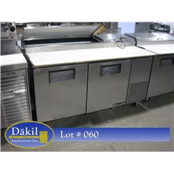 TRUE  TPP-67  67" PIZZA PREP TABLE;