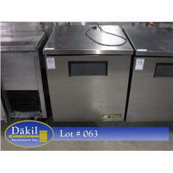 TRUE TUC-27  1 DOOR UNDER COUNTER REFRIGERATOR;