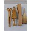 Image 2 : (7) Wooden Kitchen Utensils Lot