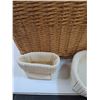 Image 3 : Large Wicker Basket - 24" x 15" x 17" & (2) Knitted Baskets - PICK UP