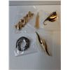 Image 2 : (15) Assorted Brooches/Pins