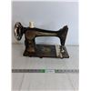 Image 1 : Vintage Singer Sewing Machine (as is) 15x7x11" -  PICK UP PREFERRED