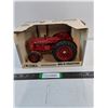 Image 1 : 1:16 McCormick WD-9 Tractor in Original Box