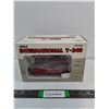 Image 1 : 1:16 International T-340 Crawler-Die-Cast in Original Box