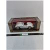 Image 1 : 1:18 1957 Chevrolet Corvette-Die-Cast in Original Box