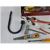 Image 3 : Tool Caddy, Bungee Cords, Box Cutter, Screwdrivers, Scissors, Hex Wrench Set