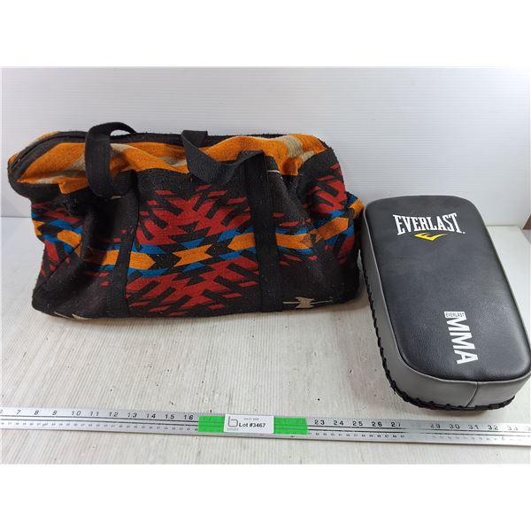 Everlast Muay Thai Pad, Fabric Bag 22" x 12" x 10"