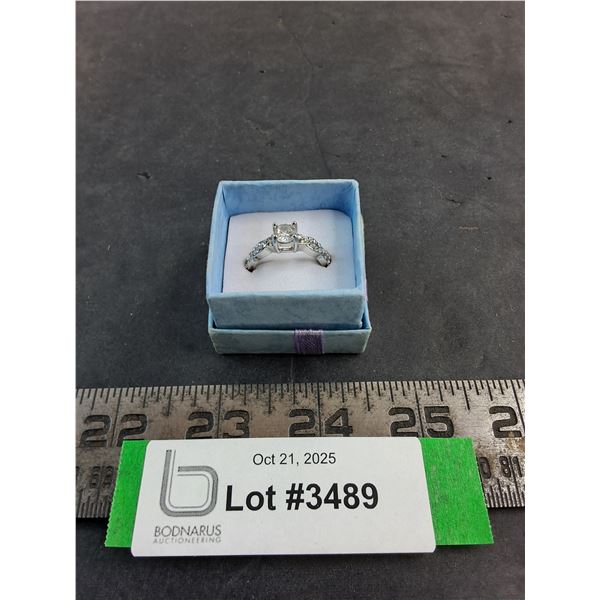 Clear Stone/Silver Band Costume Jewelry Ring - Size 9